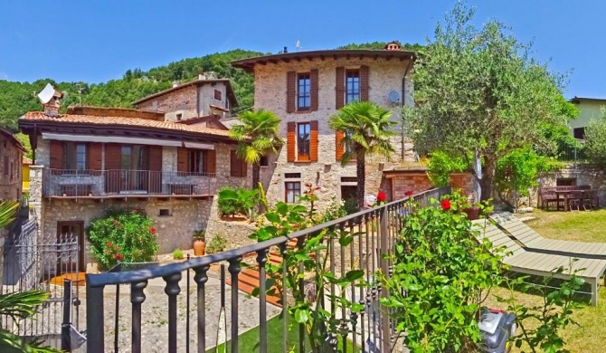 Casa Cortili Garda Summer by Gardadomusmea