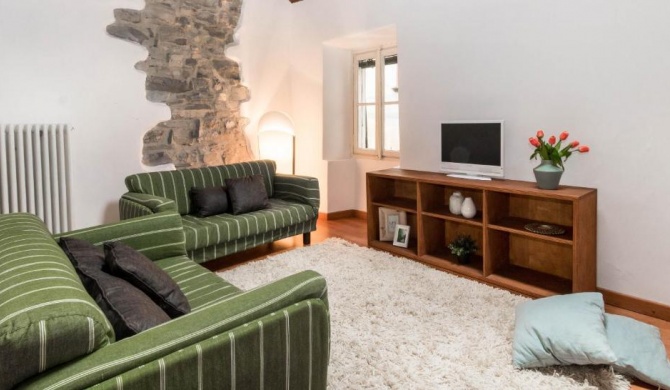 ALTIDO Warm Family Flat for 4, with Free Parking