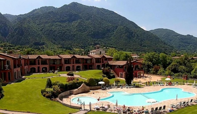 Luxurious Apartment in Idro with Pool