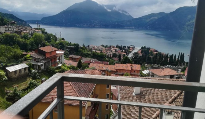 ALPI'sHOUSE AT LAST FLOOR SUSPENDED ON THE LAKE OF COMO