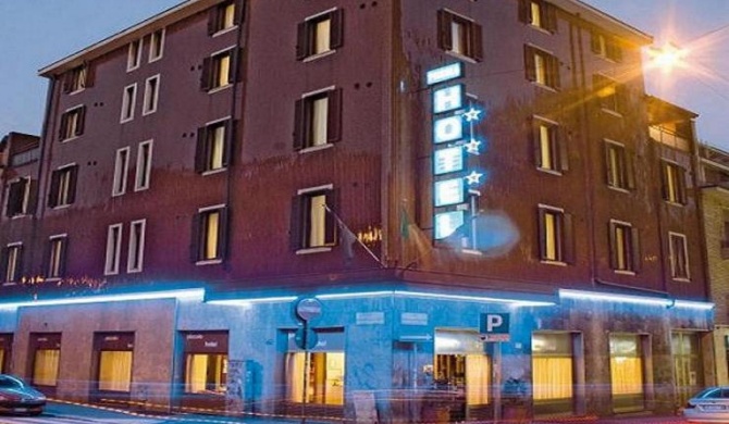 Piccolo Hotel