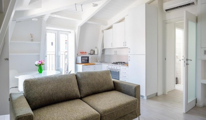 The Best Rent - Bright Attic in Milan