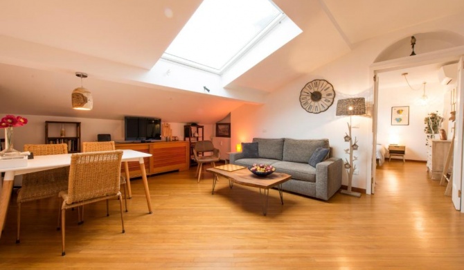 Quite and lovely attic - Paolo Sarpi 8 - Central location