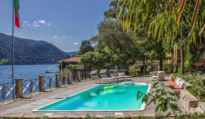 Moltrasio Villa Sleeps 17 Pool Air Con WiFi