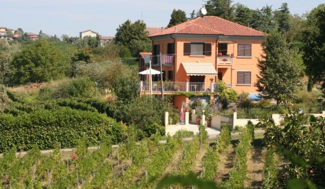 Villa I Due Padroni, two apartment House - Apartment Loggione